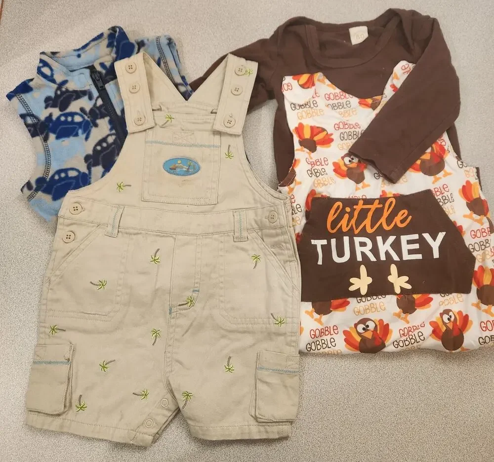 Mixed Bundle Baby Boy 2 Outfits 4 pieces 6-9 Months